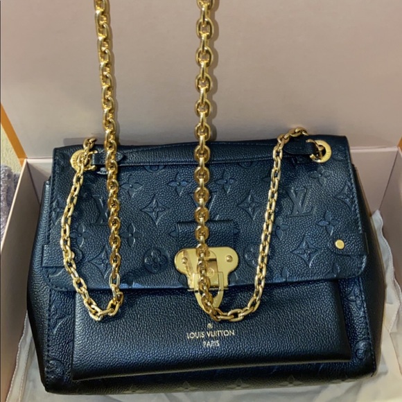 Louis Vuitton - Picture 3 of 8